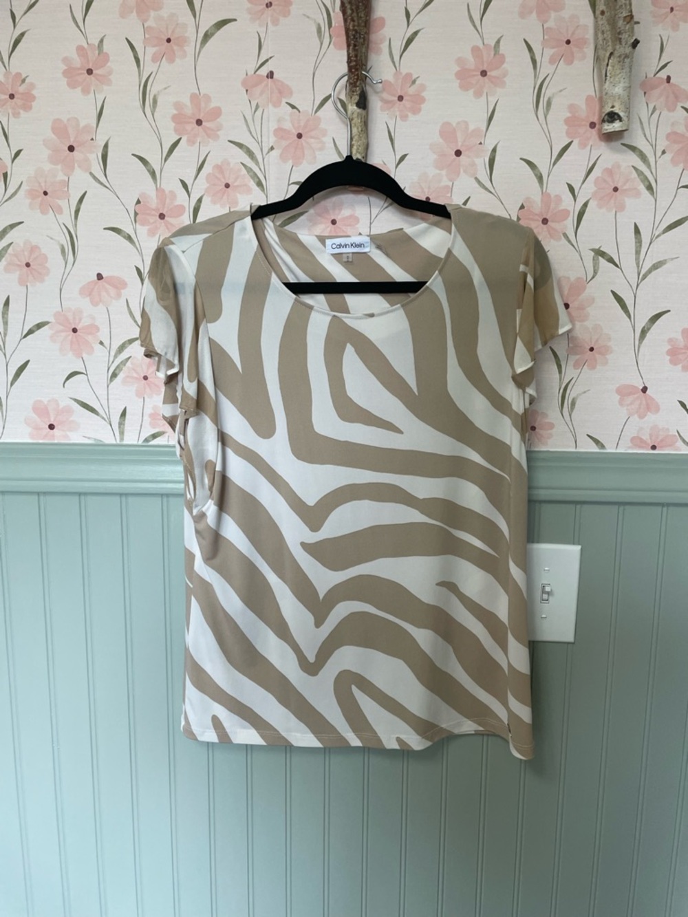 Calvin Klein Beige and White Zebra-Print Short Sleeve Blouse